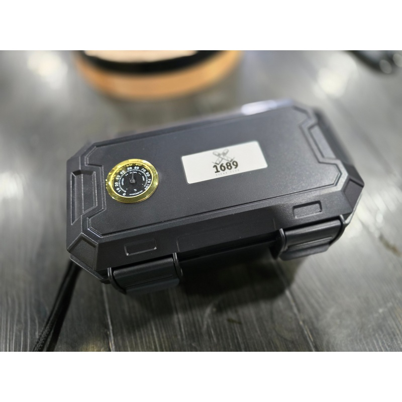 1689 Cigar Starter Kit Travel Humidor! 5 1689 Cigars and 2 complimentary Dominion cigars with purchase.