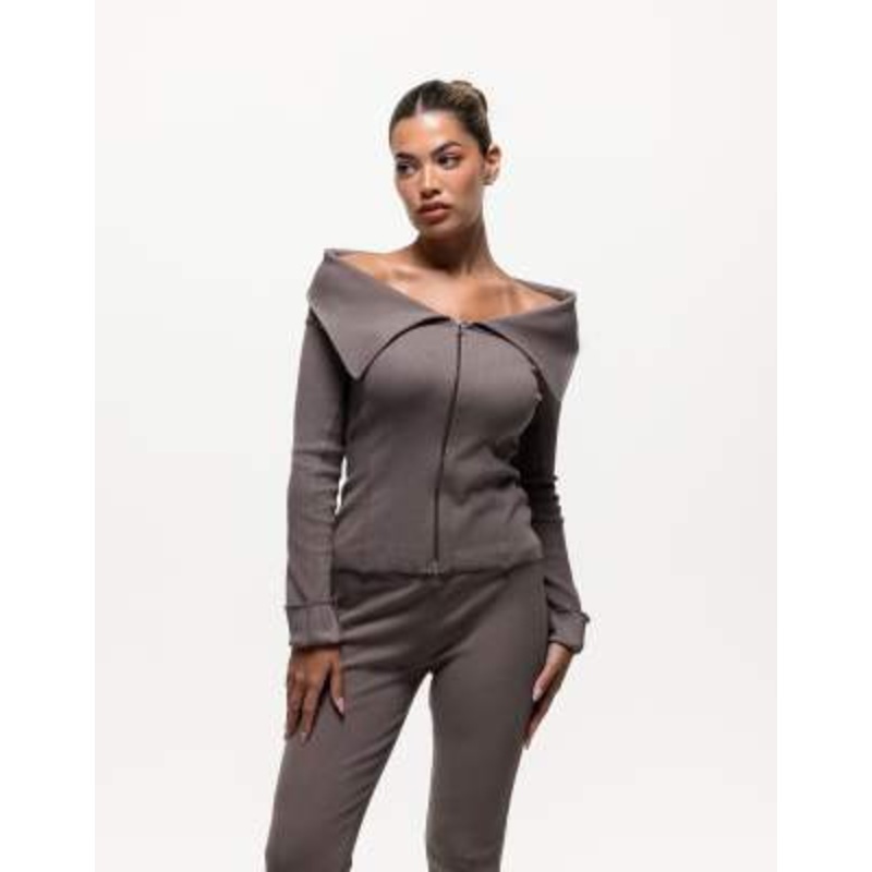 Good For Nothing long sleeve ribbed top in brown