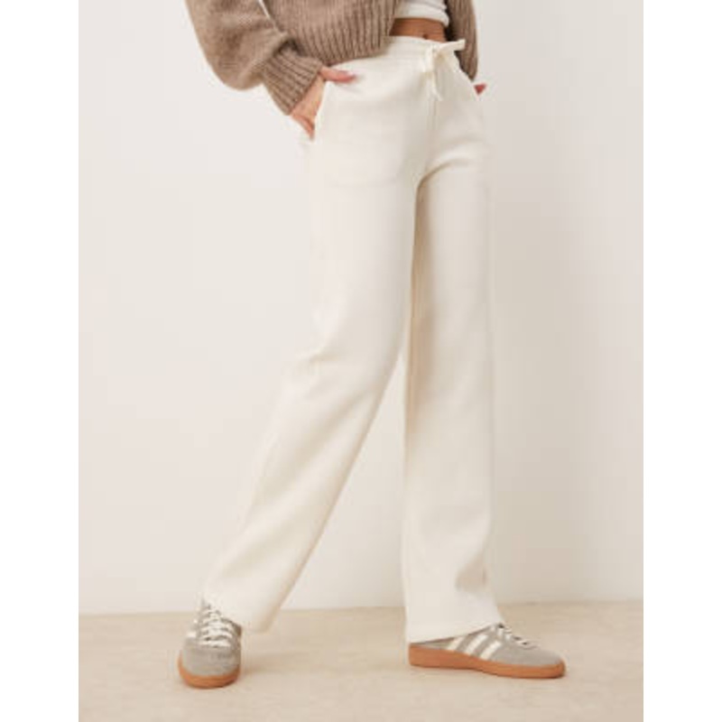 Gina Tricot loose fit straight leg sweatpants in cream