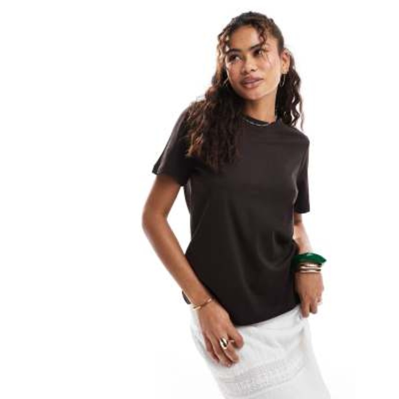 Vero Moda t-shirt in chocolate brown