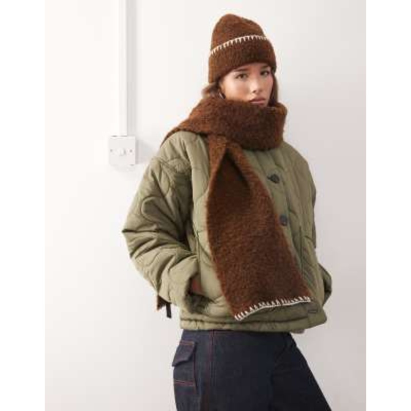 Reclaimed Vintage blanket stitch set in brown borg