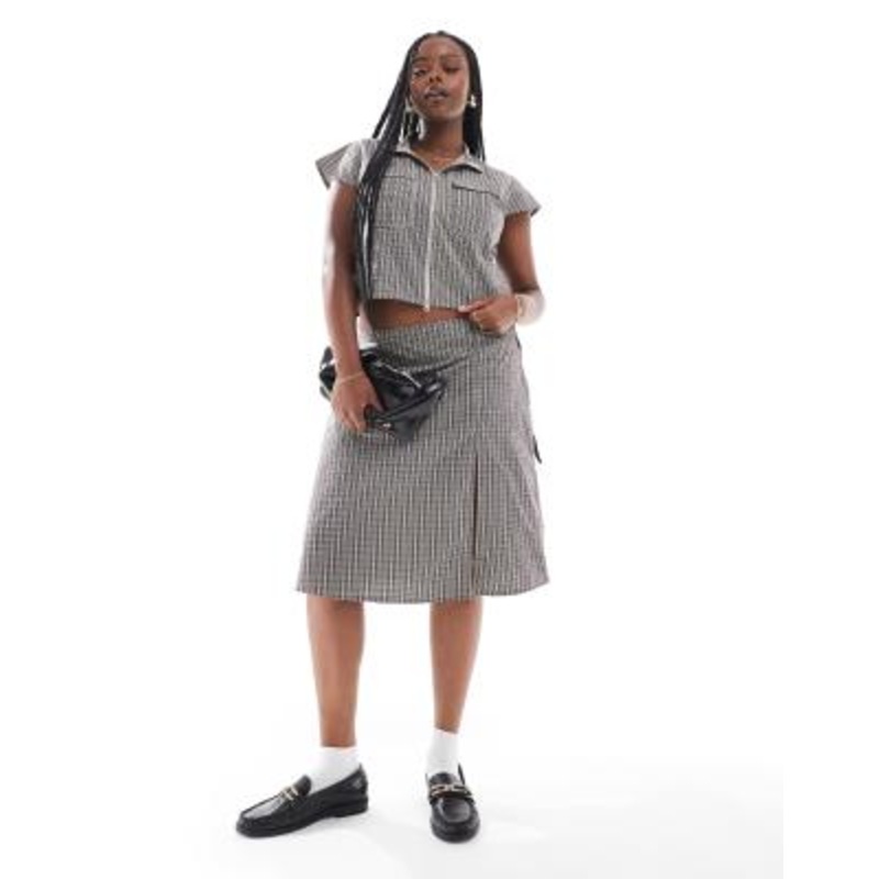 COLLUSION Plus wrap midi skirt in check – part of a set