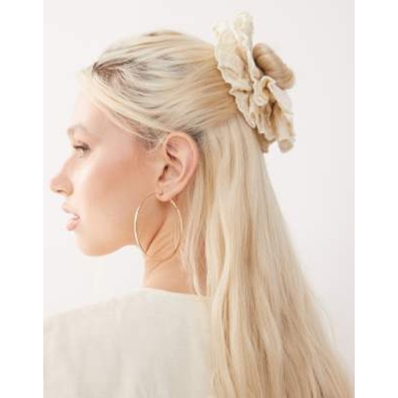Reclaimed Vintage Limited Edition scrunchie set with pearl embroidery
