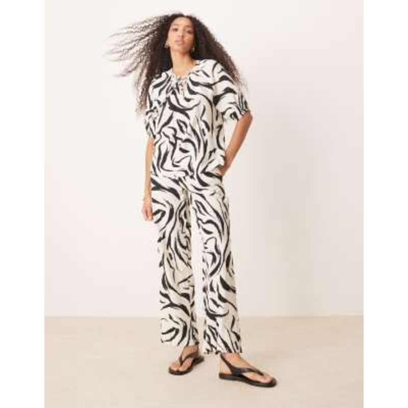 Vila short sleeve top and wide leg pants set in abstract black and white print