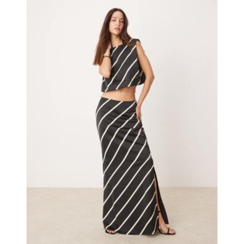 Pretty Lavish stripe print set in black