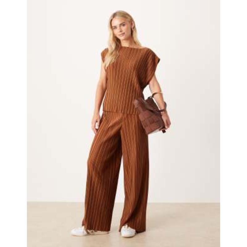 Vila Petite plisse top and wide leg pants set in bronze