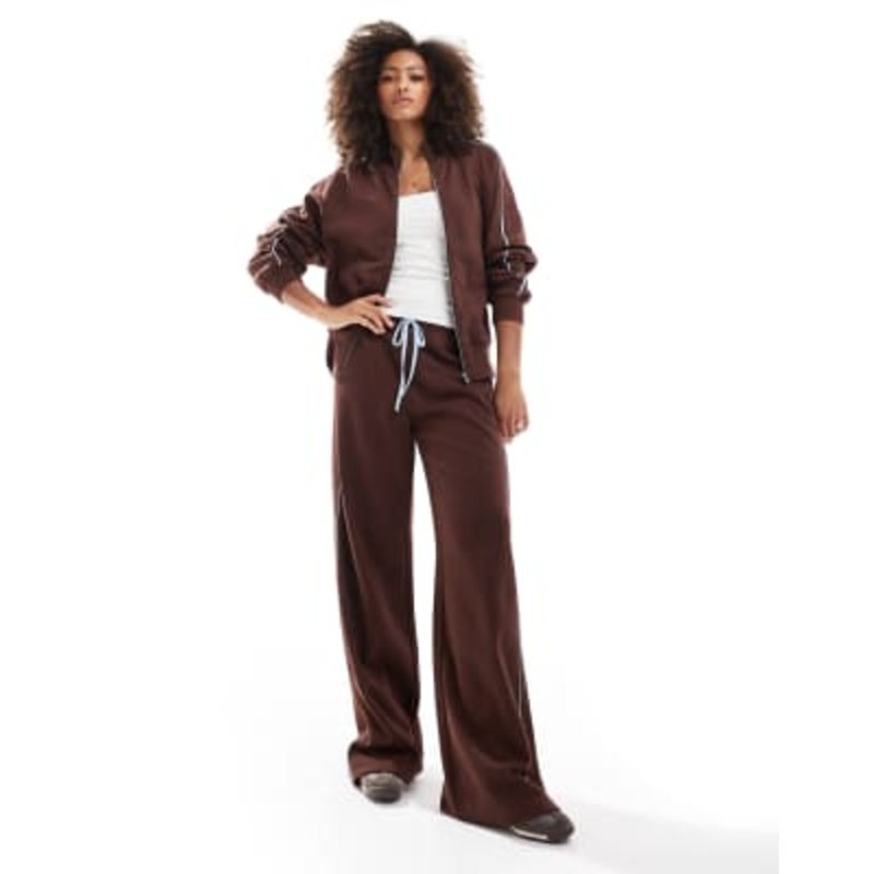DESIGN zip through jacket and sweatpants set with side stripe in brown