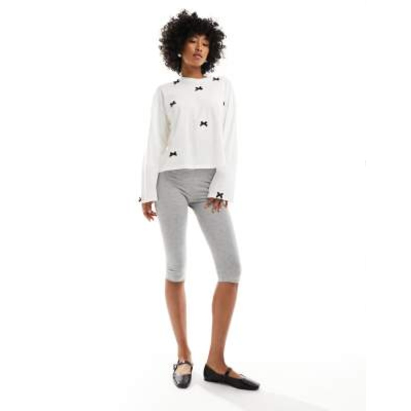 Monki stretch cropped capri pants in heather gray