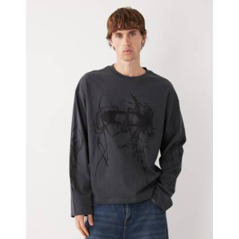 Weekday Great boxy fit t-shirt with big mess graphic in off black