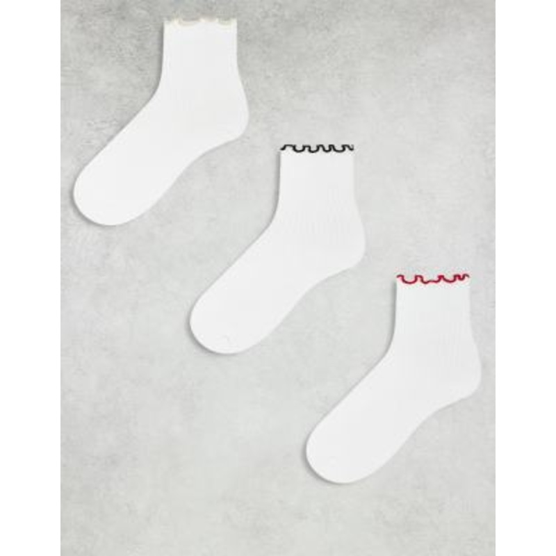 Pieces 3 pack frill detail socks in white