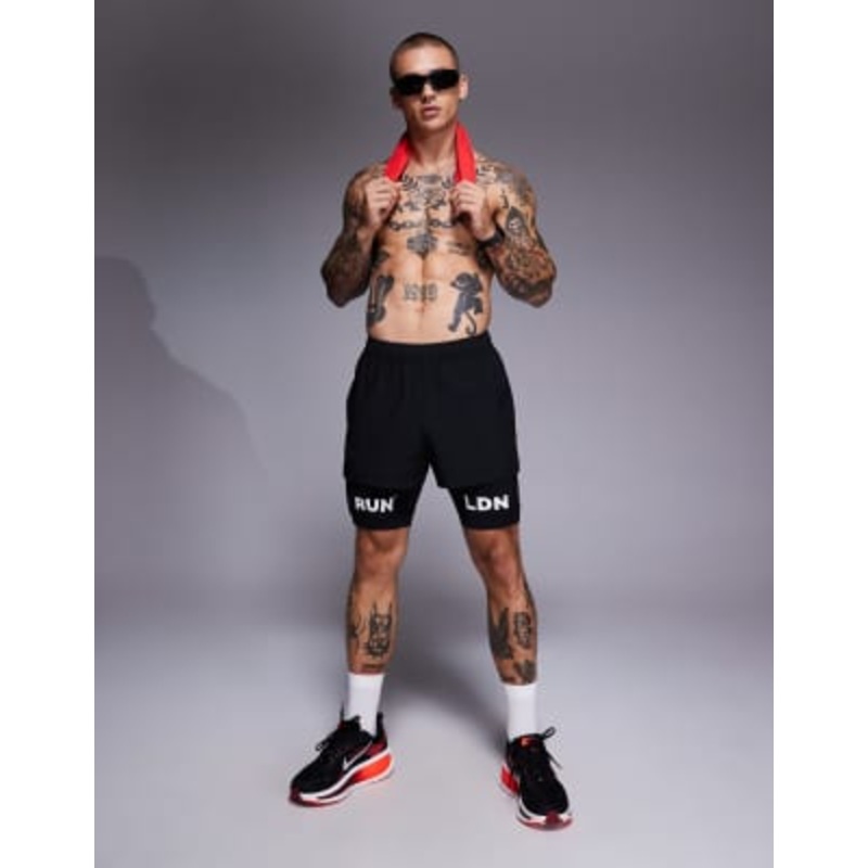 4505 RUN LDN running base layer legging shorts with phone pocket in black