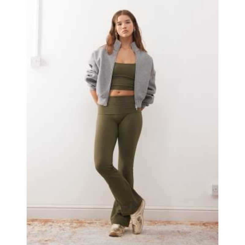 Weekday mix and match seamless set in khaki