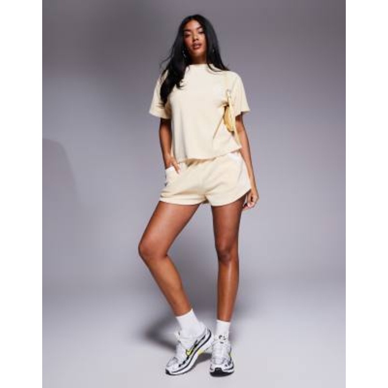 Weekend Collective shorts with terrycloth in buttermilk – part of a set