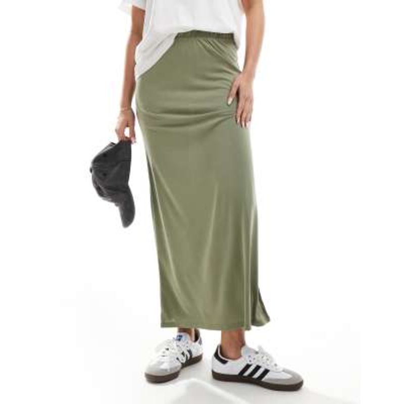 Vila slinky maxi skirt with split in green