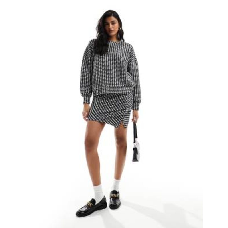 Vero Moda jersey ruched side mini skirt in mono houndstooth – part of a set