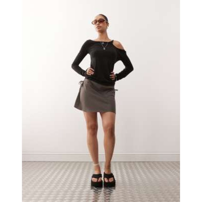 Weekday mini skirt with ruched side detail in dark mole