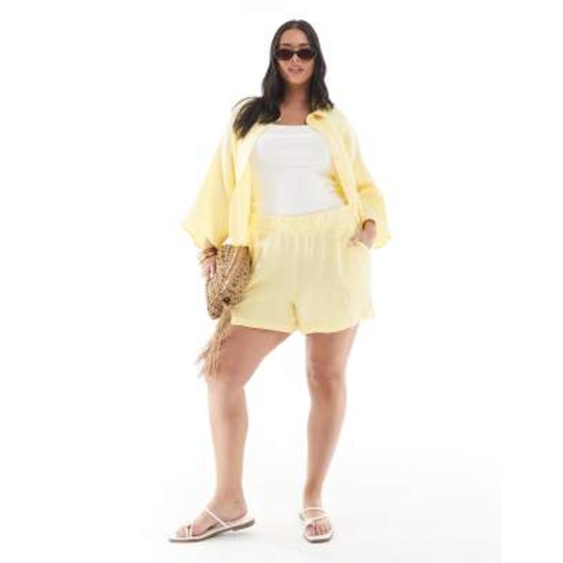 Vero Moda Curve textured shorts in pale yellow – part of a set