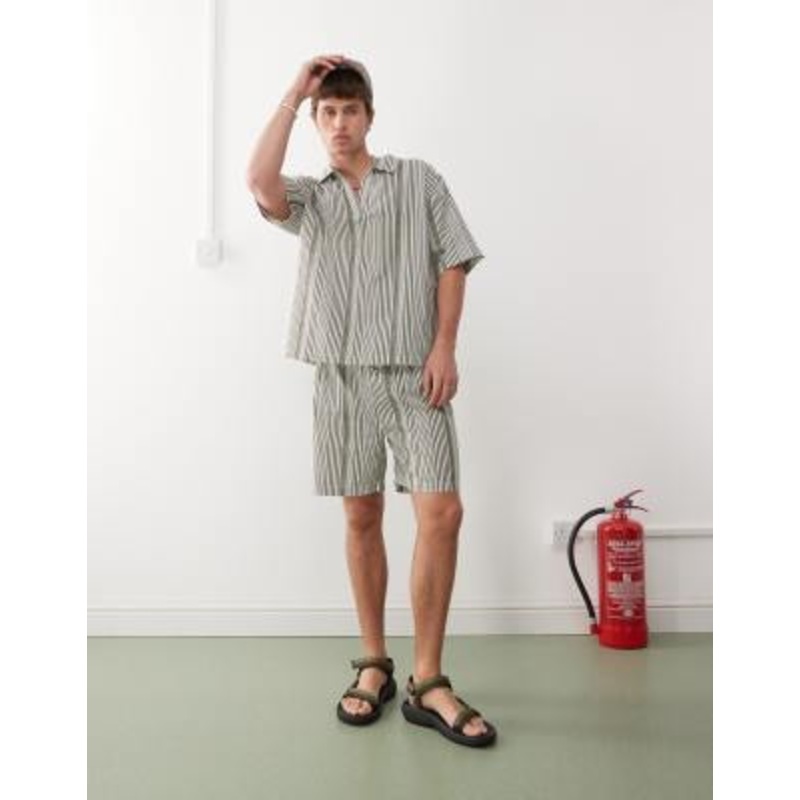 COLLUSION textured woven shorts in cream stripe