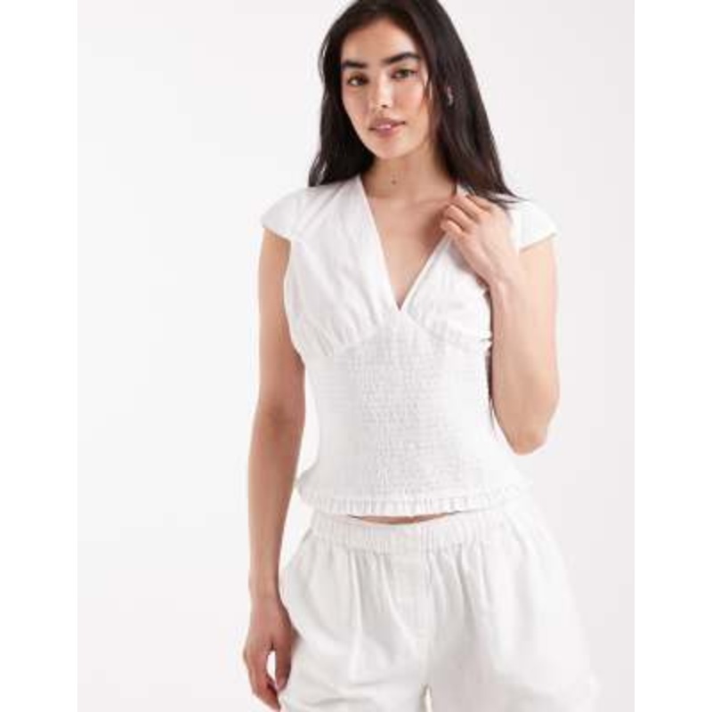 Daisy Street boho v neck short sleeve shirred top in white