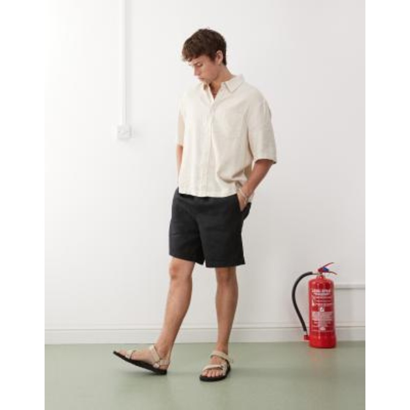 Weekday linen shorts in black