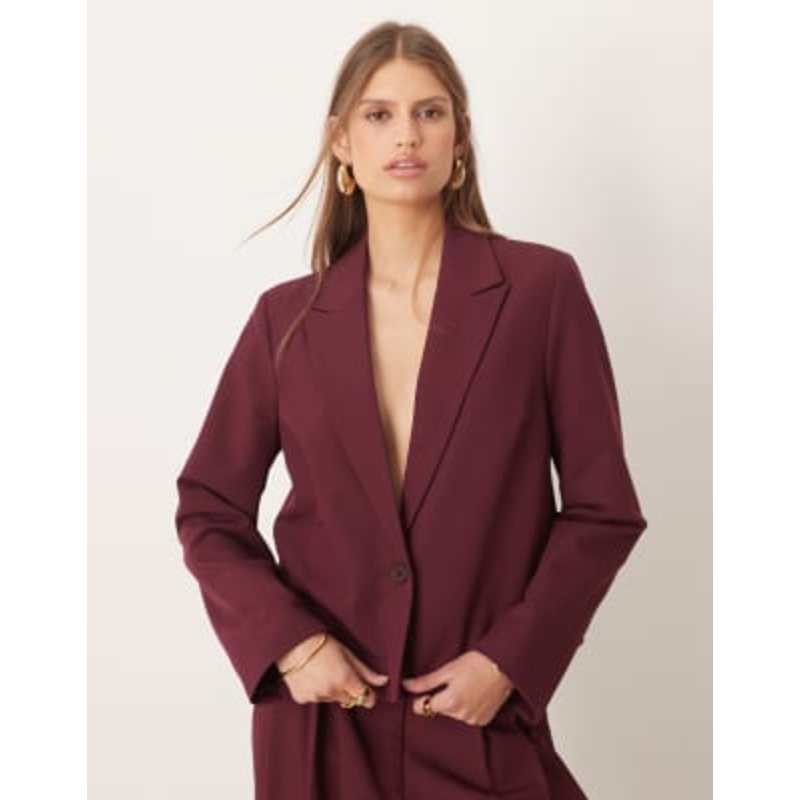 YAS tailored short blazer in burgundy – part of a set