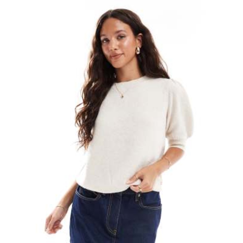 Vero Moda short sleeved knitted top in cream melange
