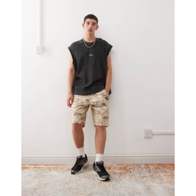 Aape by A Bathing Ape workwear carpenter shorts with all over rodeo print in beige – part of a set