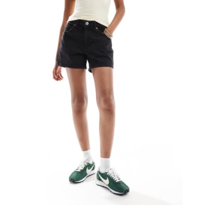 Vero Moda Tess shorts in black denim