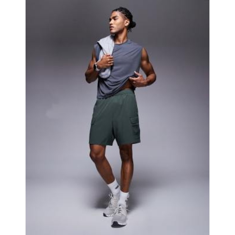 4505 Icon 7-inch quick dry training cargo shorts with zip pockets in deep khaki