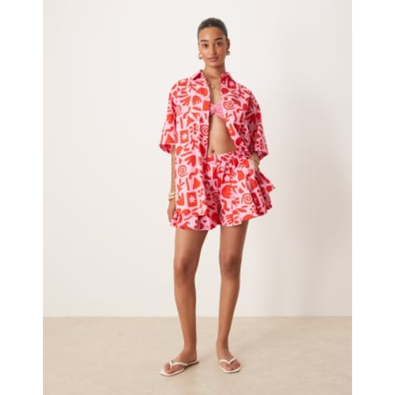 DESIGN pull-on flippy shorts with pleat detail & oversized short sleeve shirt set in arty print