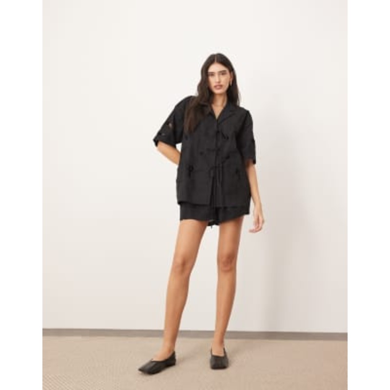ARRANGE cut work embroidered shorts in black – part of a set