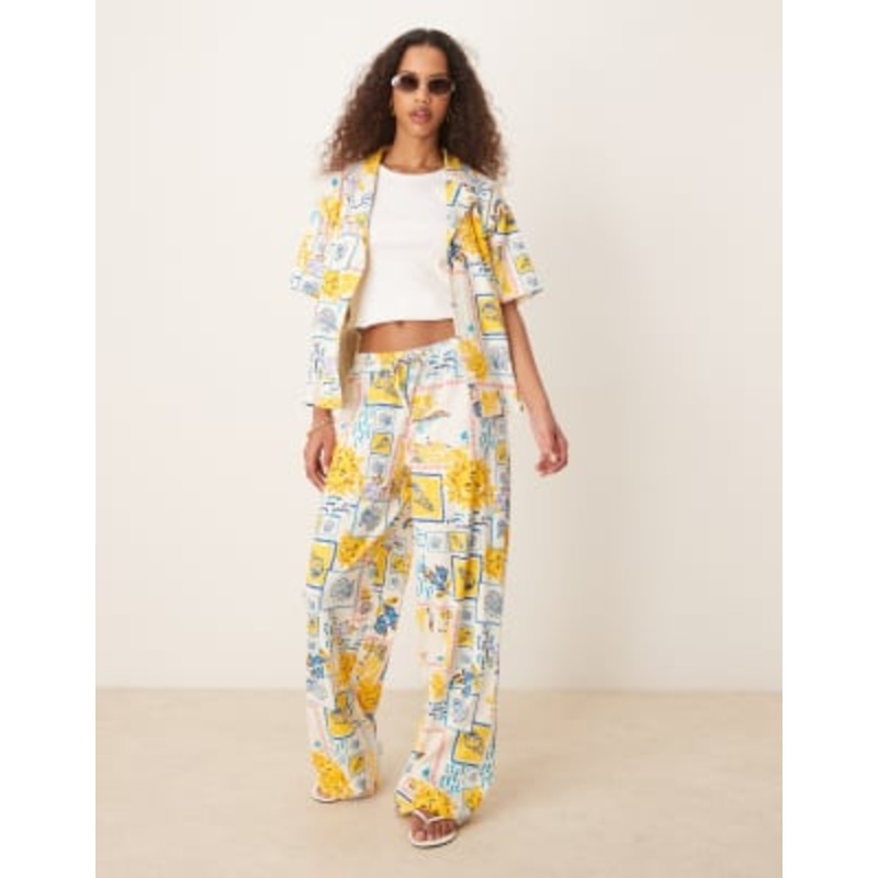 DESIGN linen look shorts, pants and shirt set in postcard print