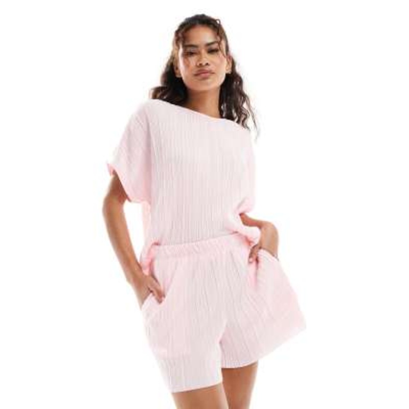 Vero Moda plisse short in pink – part of a set