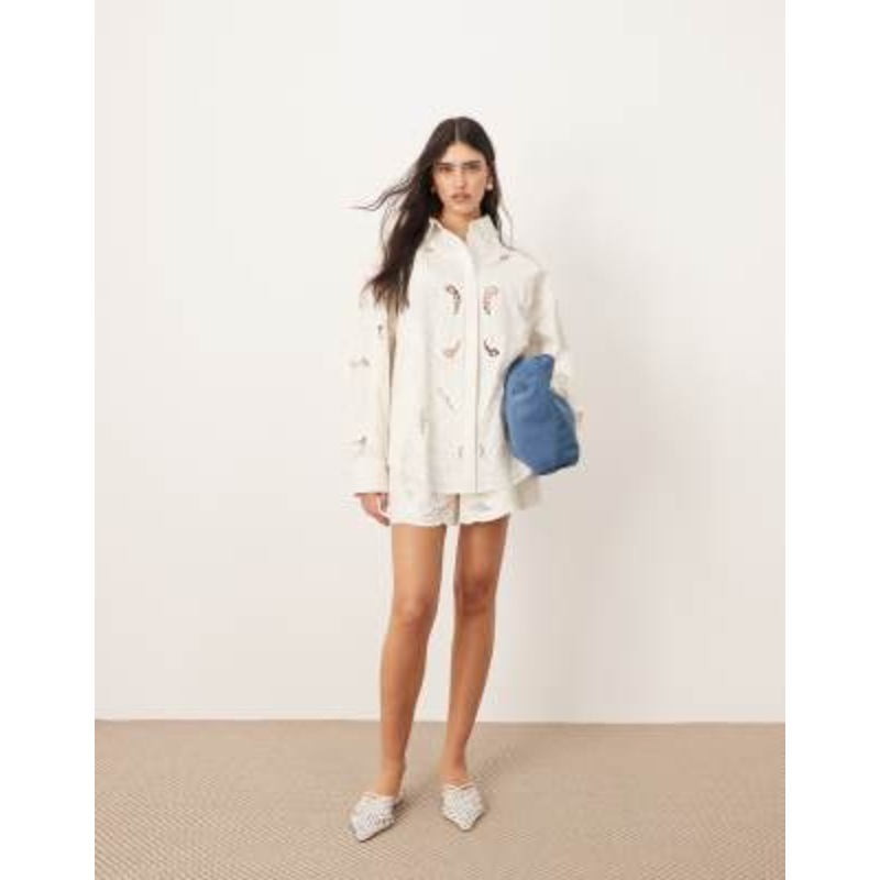 ARRANGE cotton mirrored floral embroidered cutwork shorts in white – part of a set