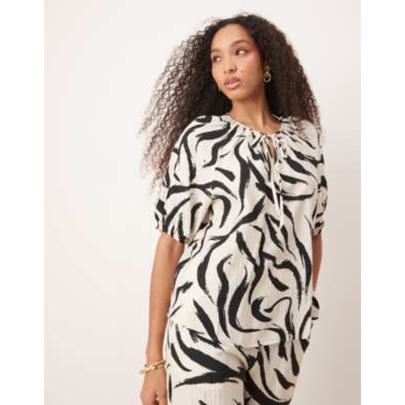 VILA short sleeve tie neck top in monochrome print – part of a set