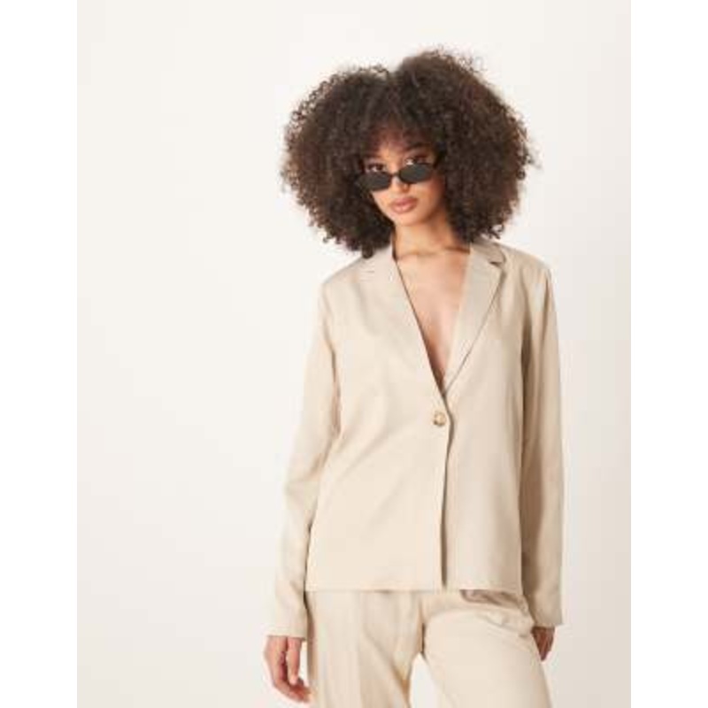 VILA tailored blazer and pants set in oatmeal
