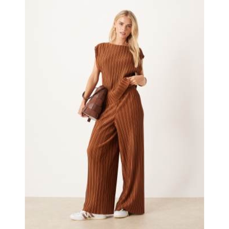 Vila Petite wide leg plisse pants in bronze – part of a set