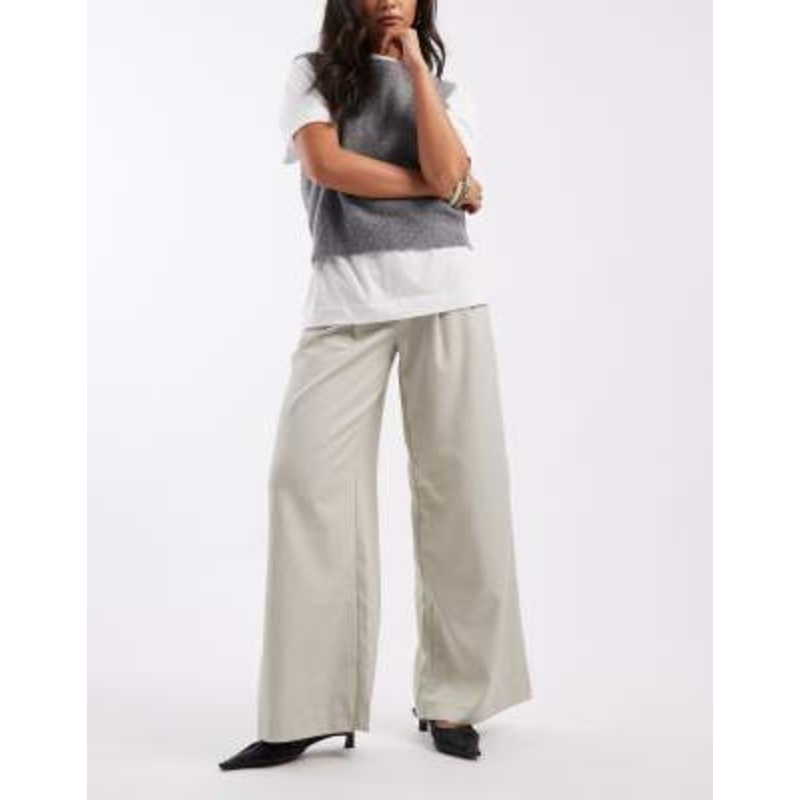 Vero Moda tailored pleat front wide leg pants in cream melange