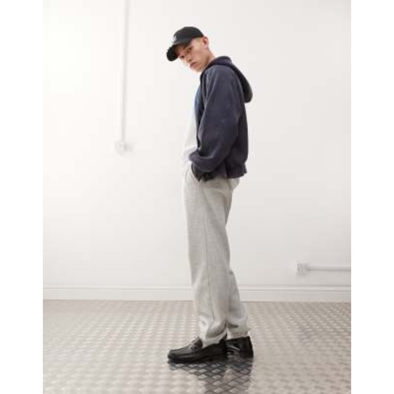 Weekday oversized sweatpants in gray