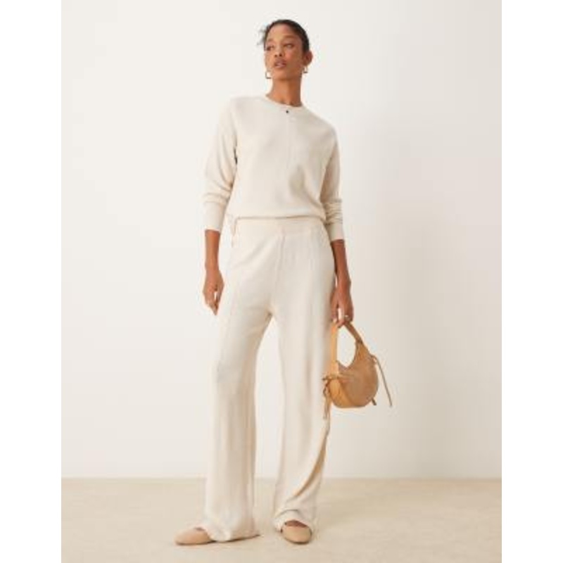 Vila knit pants in cream – part of a set