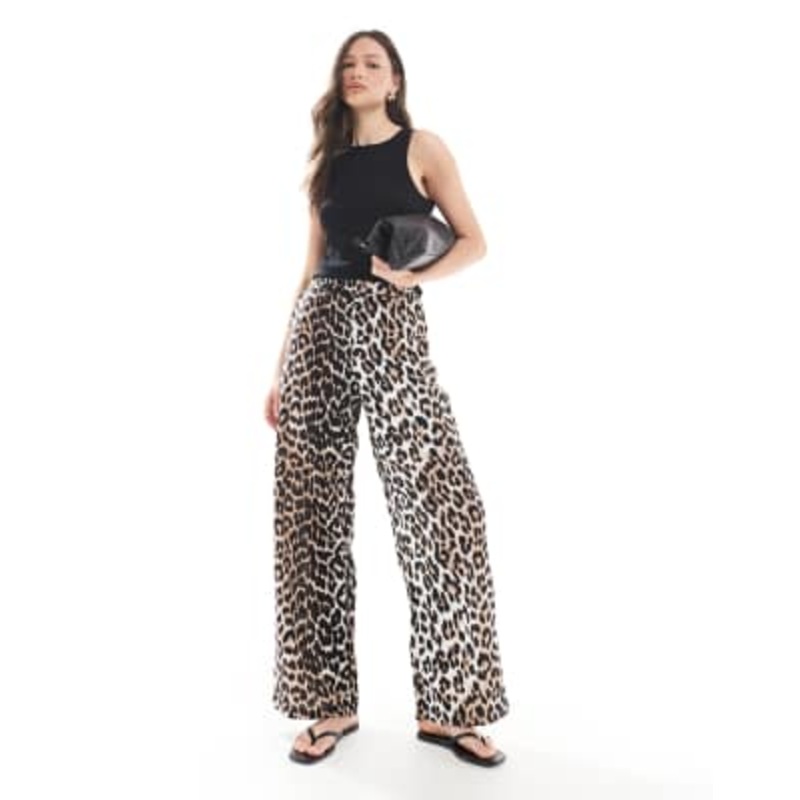 Vero Moda Tall wide leg pull on pants in leopard print