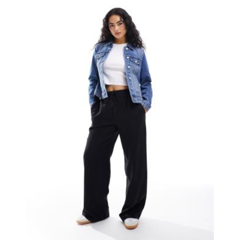 Vero Moda denim jacket in medium blue wash