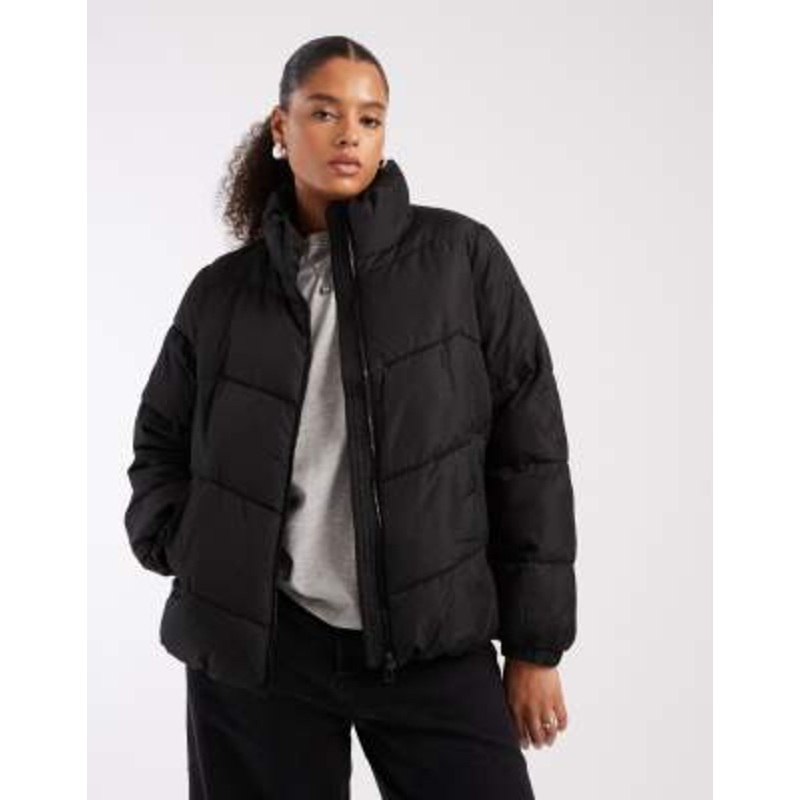 Vero Moda Curve puffer jacket in black