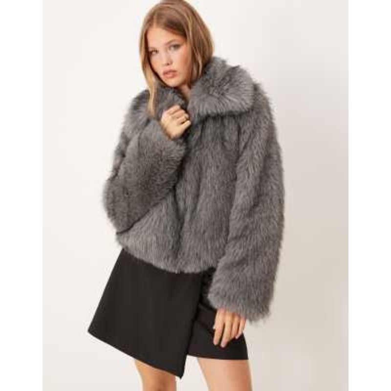 Threadbare short fur jacket with collar in gray