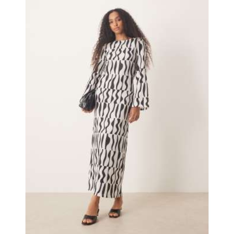 YAS textured jersey maxi dress with fluted sleeves in abstract print