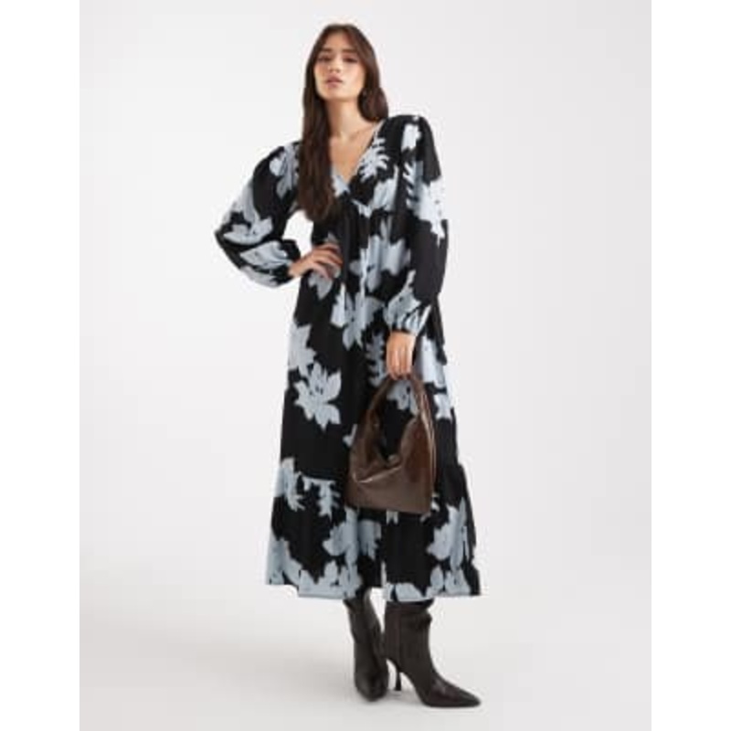 Wednesday’s Girl V-neck puff sleeve midaxi dress in blue floral
