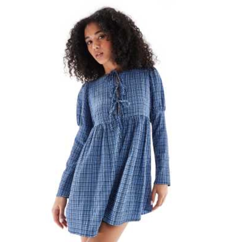 Wednesday’s Girl textured tie-detail mini smock dress in blue