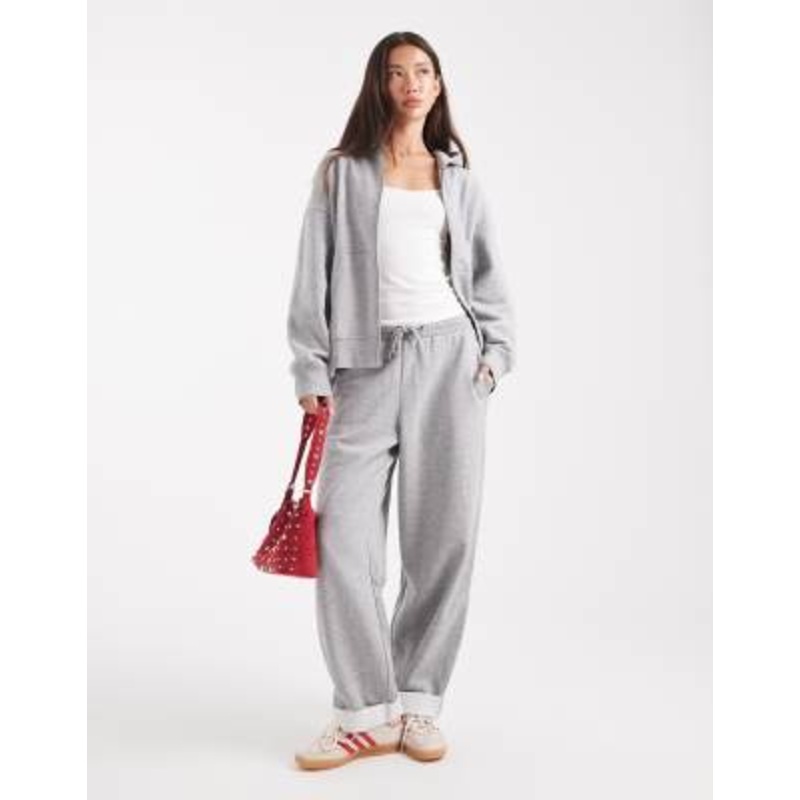 DESIGN brushback set in gray