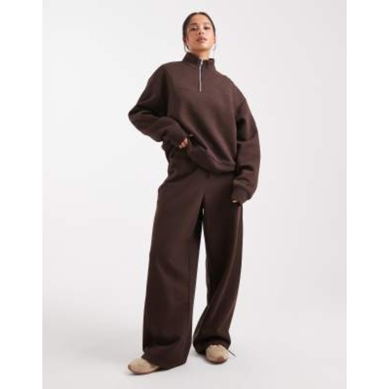 Design brushback set in chocolate