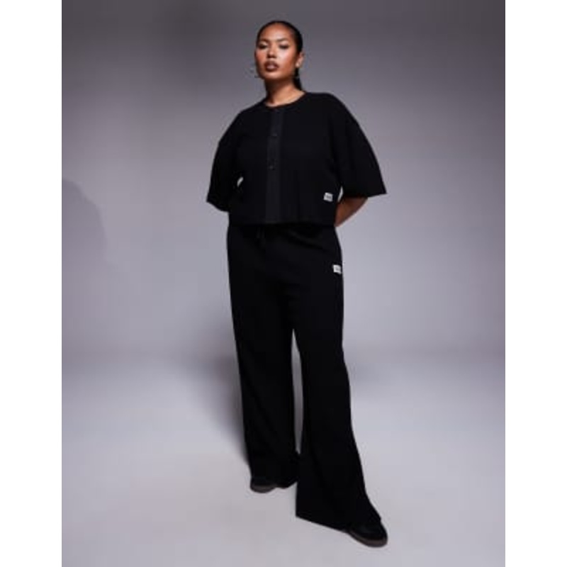 Weekend Collective Curve waffle set with nylon trim in black